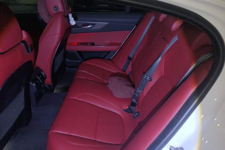 Used Jaguar XEL 2021 2.0T 250 PS R-DYNAMIC S Advanced Sport Edition Left Rear Seat