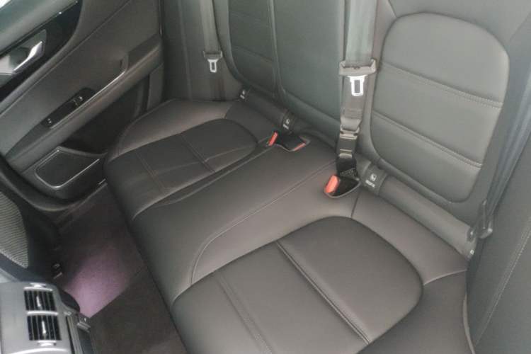 Used Jaguar XEL 2021 2.0T 250 PS S Progressive Elegance Edition Left Rear Seat