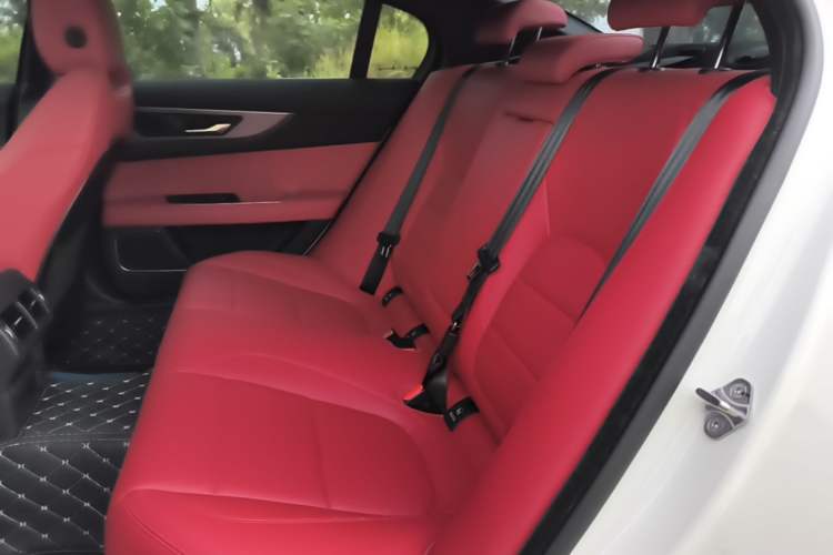 Used Jaguar XEL 2021 2.0T 250 PS R-DYNAMIC S Advanced Sport Edition Left Rear Seat