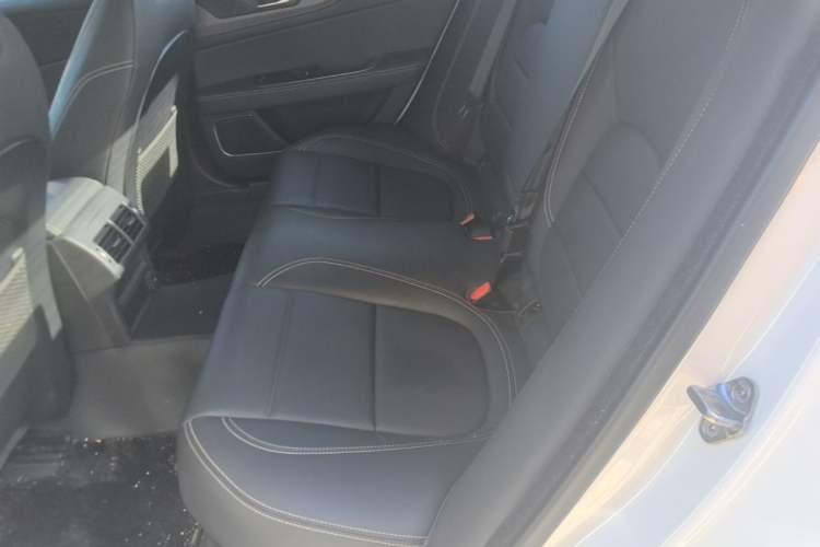 Used Jaguar XEL 2021 2.0T 250 PS R-DYNAMIC S Advanced Sport Edition Left Rear Seat