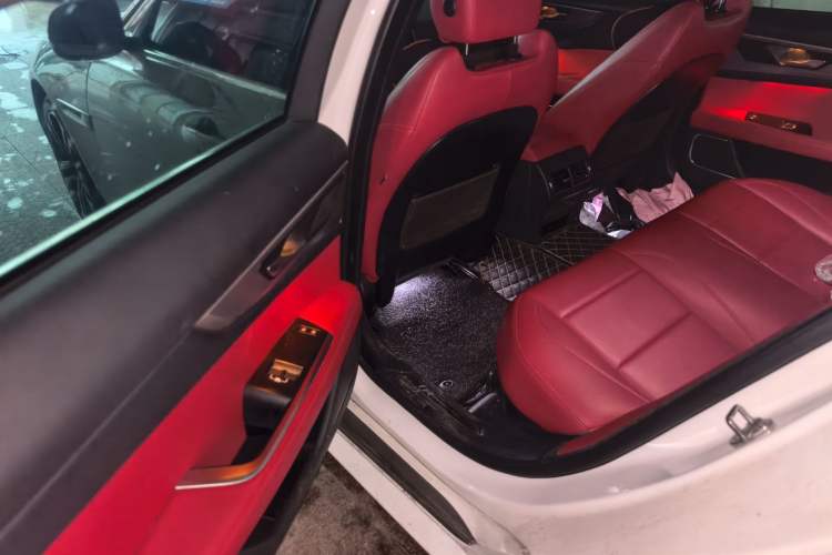 Used Jaguar XEL 2021 2.0T 250 PS R-DYNAMIC S Advanced Sport Edition Left Rear Seat