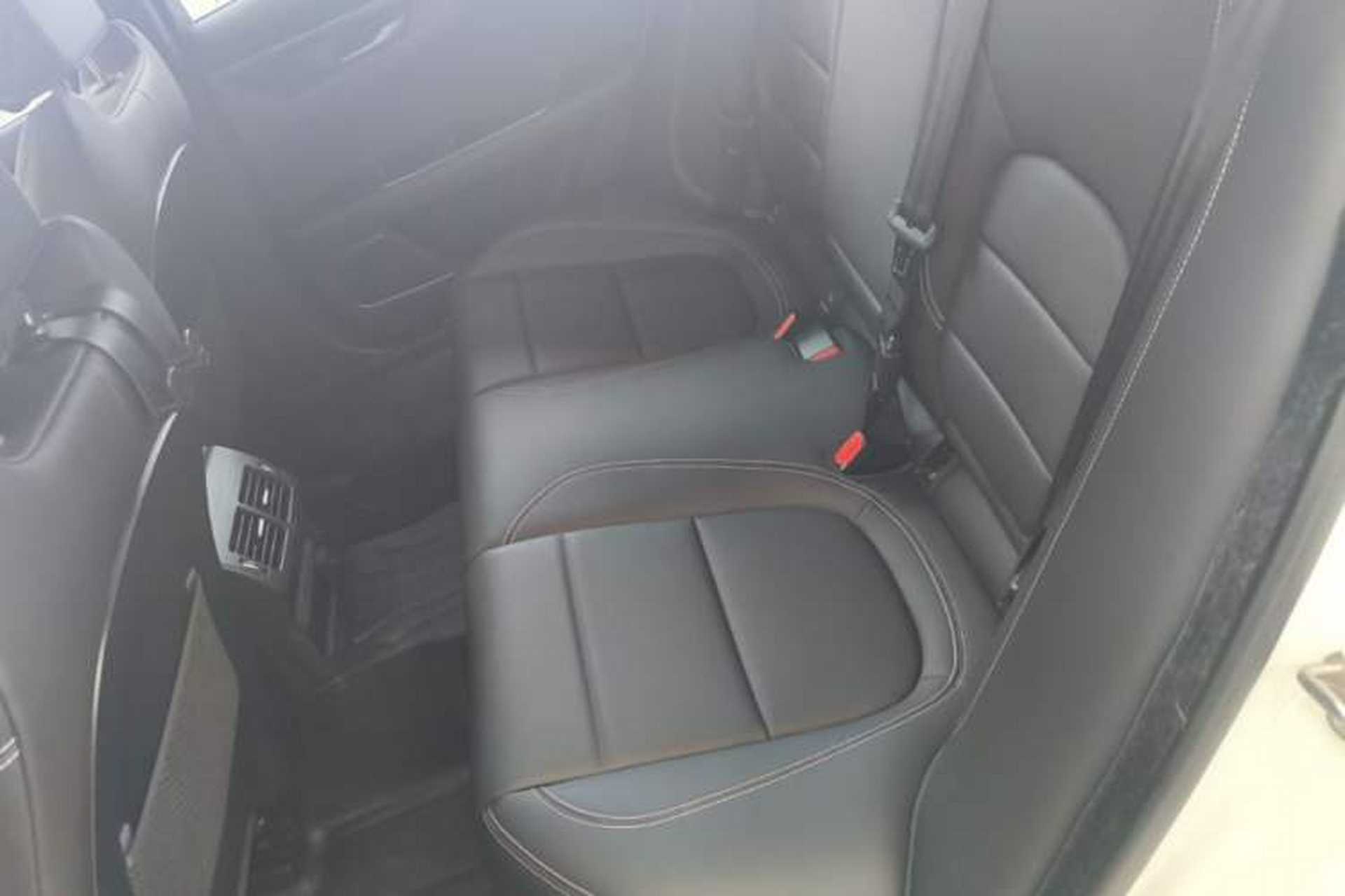 Used Jaguar XEL 2021 2.0T 200PS R-DYNAMIC Youth Sports Edition Left Rear Seat