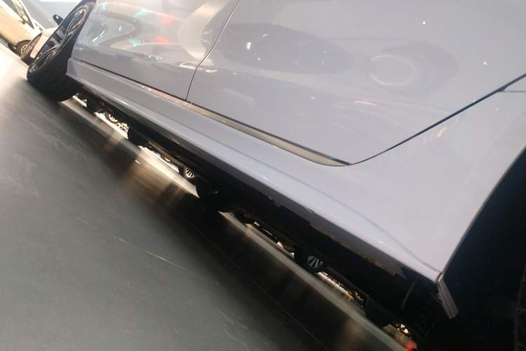 Used Jaguar XEL 2021 2.0T 250 PS R-DYNAMIC S Advanced Sport Edition Left Side Sill