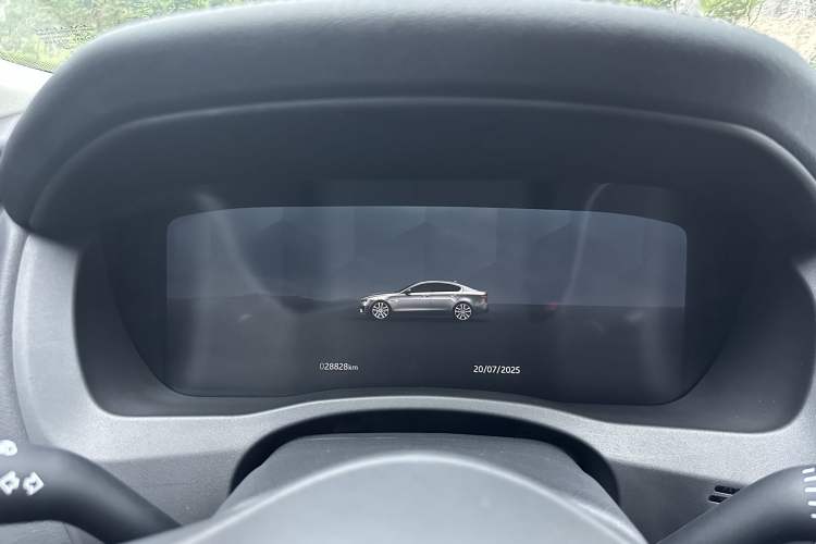 Used Jaguar XEL 2021 2.0T 250 PS S Progressive Elegance Edition Odometer Close Up
