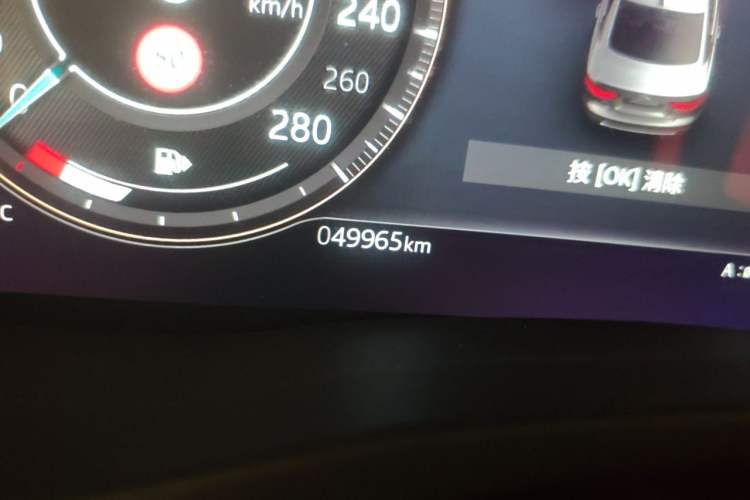 Used Jaguar XEL 2021 2.0T 250 PS Black Edition Sport Version Odometer Close Up