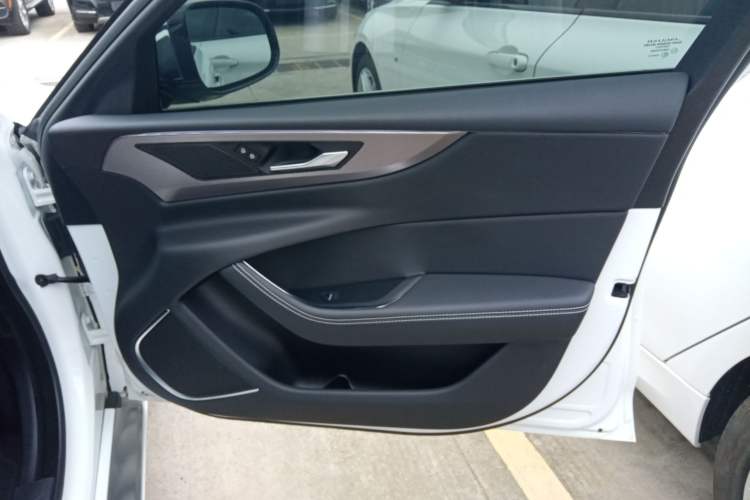 Used Jaguar XEL 2021 2.0T 250 PS R-DYNAMIC S Advanced Sport Edition Right Front Door Interior