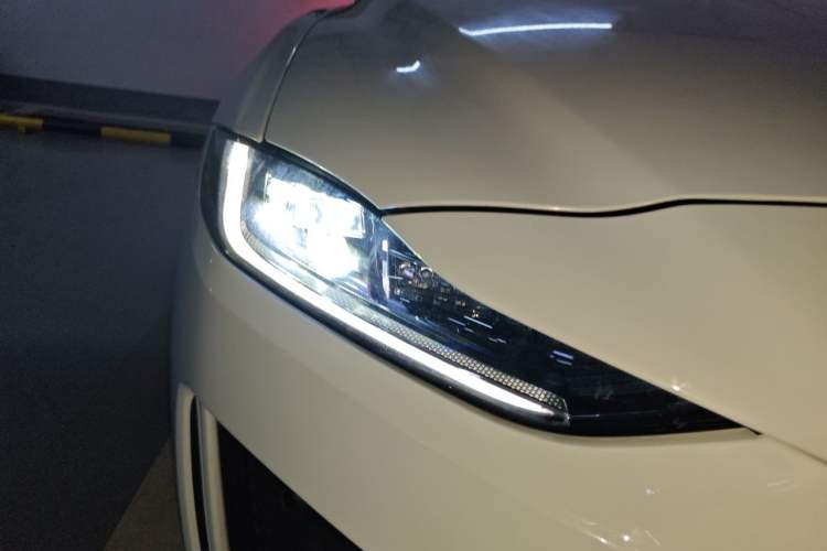 Used Jaguar XEL 2021 2.0T 250 PS R-DYNAMIC S Advanced Sport Edition Right Front Headlight