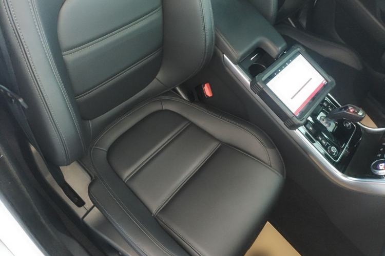 Used Jaguar XEL 2021 2.0T 250 PS S Progressive Elegance Edition Right Front Seat