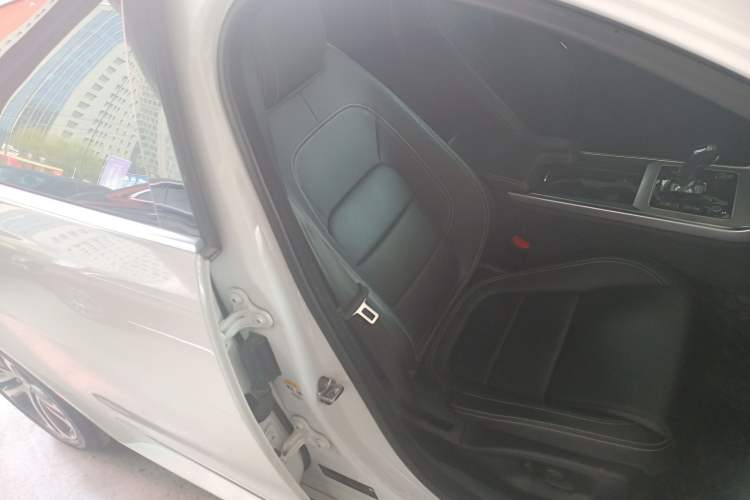 Used Jaguar XEL 2021 2.0T 250 PS R-DYNAMIC S Advanced Sport Edition Right Front Seat