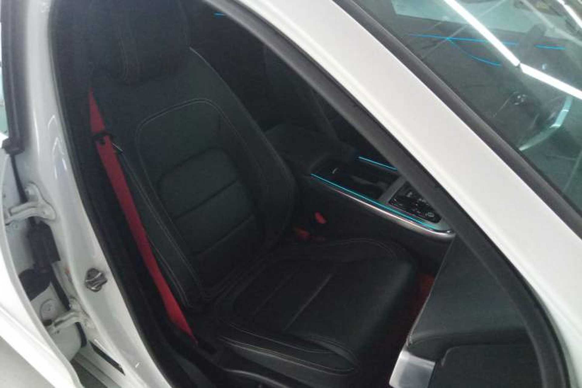 Used Jaguar XEL 2021 2.0T 250 PS R-DYNAMIC S Advanced Sport Edition Right Front Seat