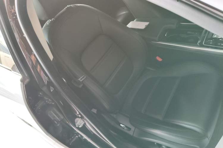 Used Jaguar XEL 2021 2.0T 250 PS S Progressive Elegance Edition Right Front Seat