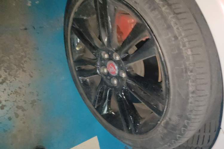 Used Jaguar XEL 2021 2.0T 250 PS R-DYNAMIC S Advanced Sport Edition Right Front Wheel Hub