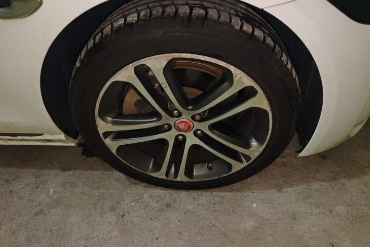 Used Jaguar XEL 2021 2.0T 250 PS R-DYNAMIC S Advanced Sport Edition Right Front Wheel Hub
