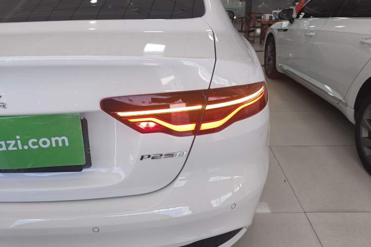 Used Jaguar XEL 2021 2.0T 250 PS R-DYNAMIC S Advanced Sport Edition Right Rear Taillight