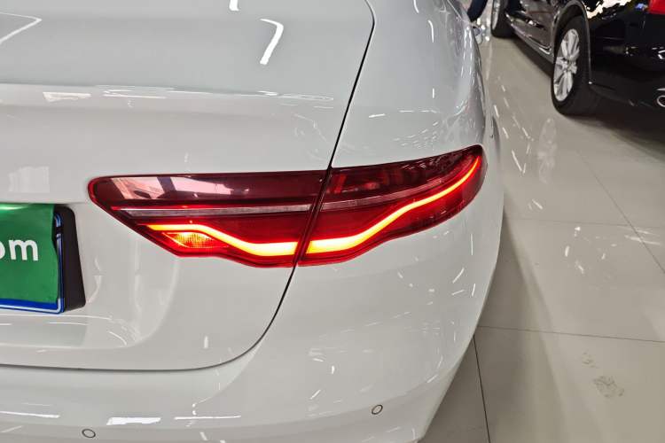 Used Jaguar XEL 2021 2.0T 250 PS R-DYNAMIC S Advanced Sport Edition Right Rear Taillight