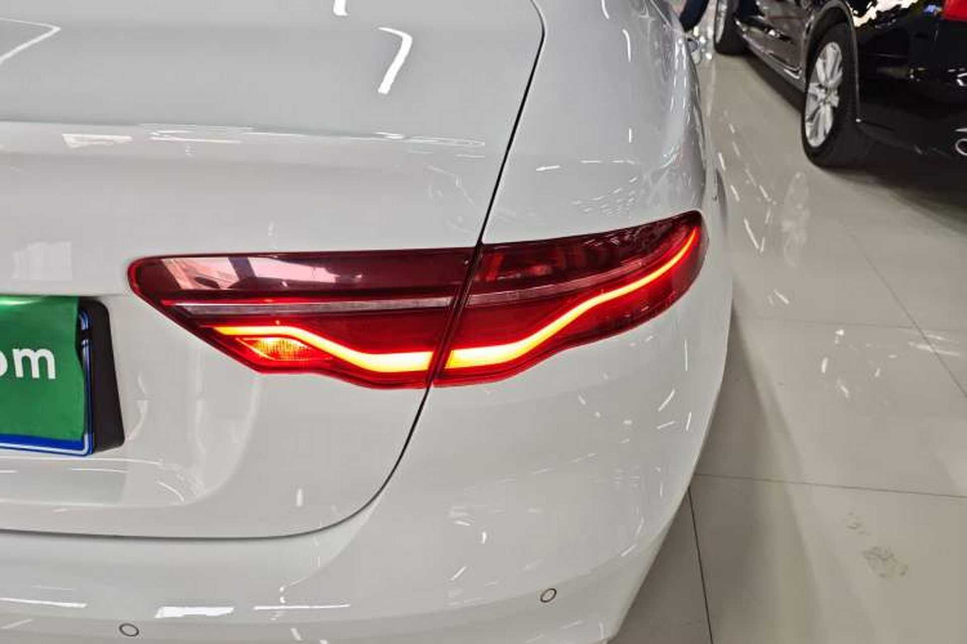 Used Jaguar XEL 2021 2.0T 250 PS R-DYNAMIC S Advanced Sport Edition Right Rear Taillight