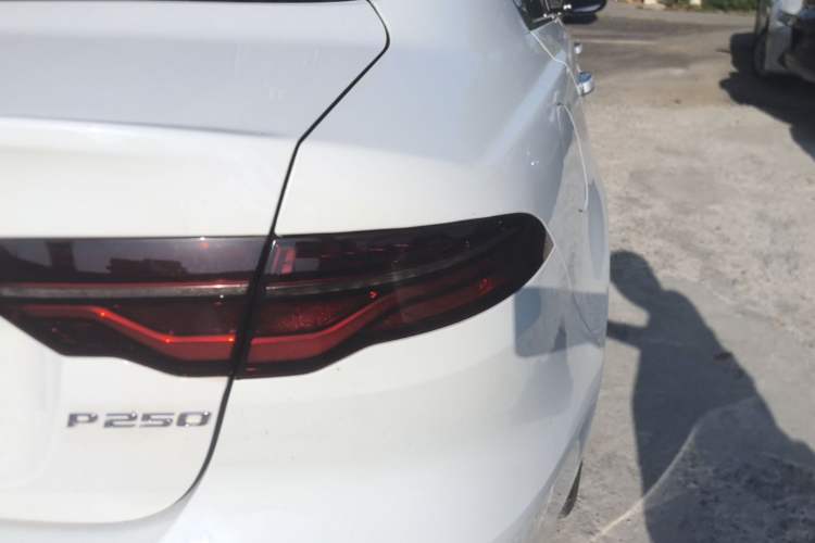 Used Jaguar XEL 2021 2.0T 250 PS R-DYNAMIC S Advanced Sport Edition Right Rear Taillight