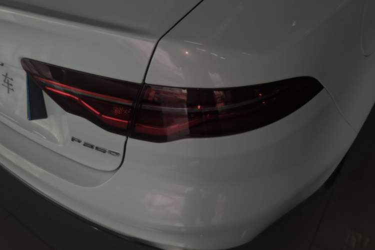 Used Jaguar XEL 2021 2.0T 250 PS S Progressive Elegance Edition Right Rear Taillight