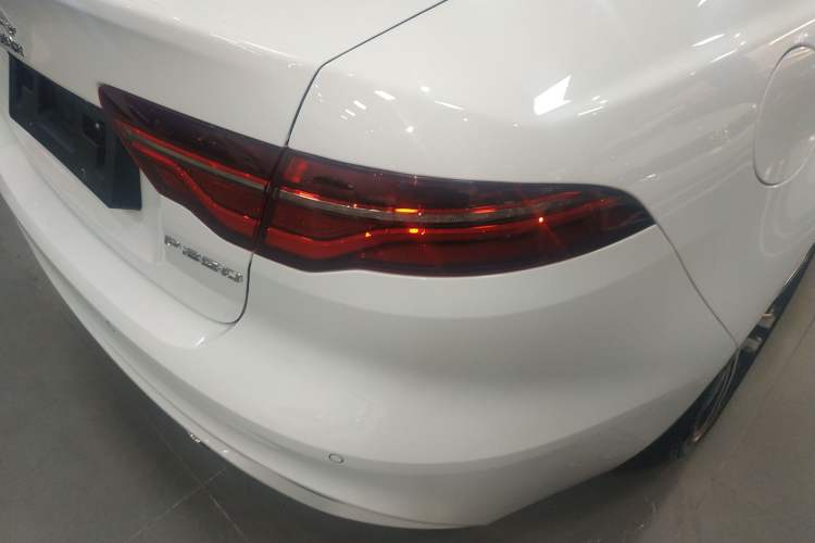 Used Jaguar XEL 2021 2.0T 250 PS R-DYNAMIC S Advanced Sport Edition Right Rear Taillight