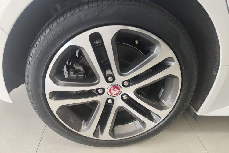 Used Jaguar XEL 2021 2.0T 250 PS R-DYNAMIC S Advanced Sport Edition Right Rear Wheel Hub