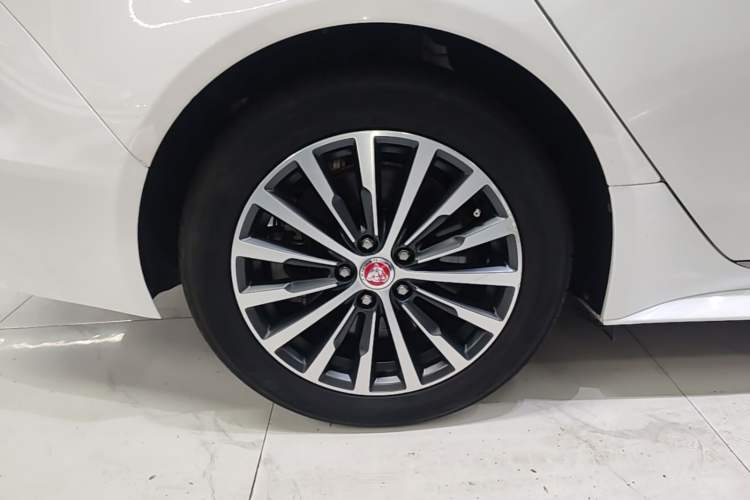 Used Jaguar XEL 2021 2.0T 200PS R-DYNAMIC Youth Sports Edition Right Rear Wheel Hub