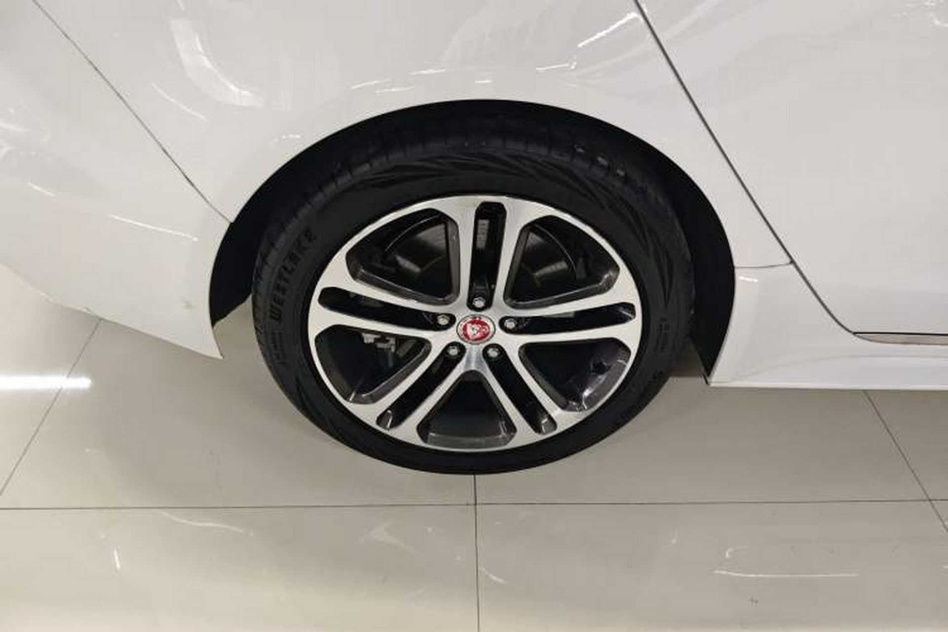 Used Jaguar XEL 2021 2.0T 250 PS R-DYNAMIC S Advanced Sport Edition Right Rear Wheel Hub