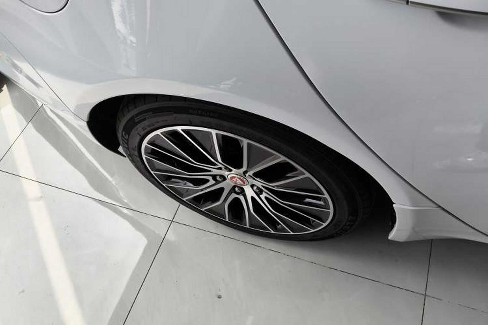 Used Jaguar XEL 2021 2.0T 250 PS S Progressive Elegance Edition Right Rear Wheel Hub