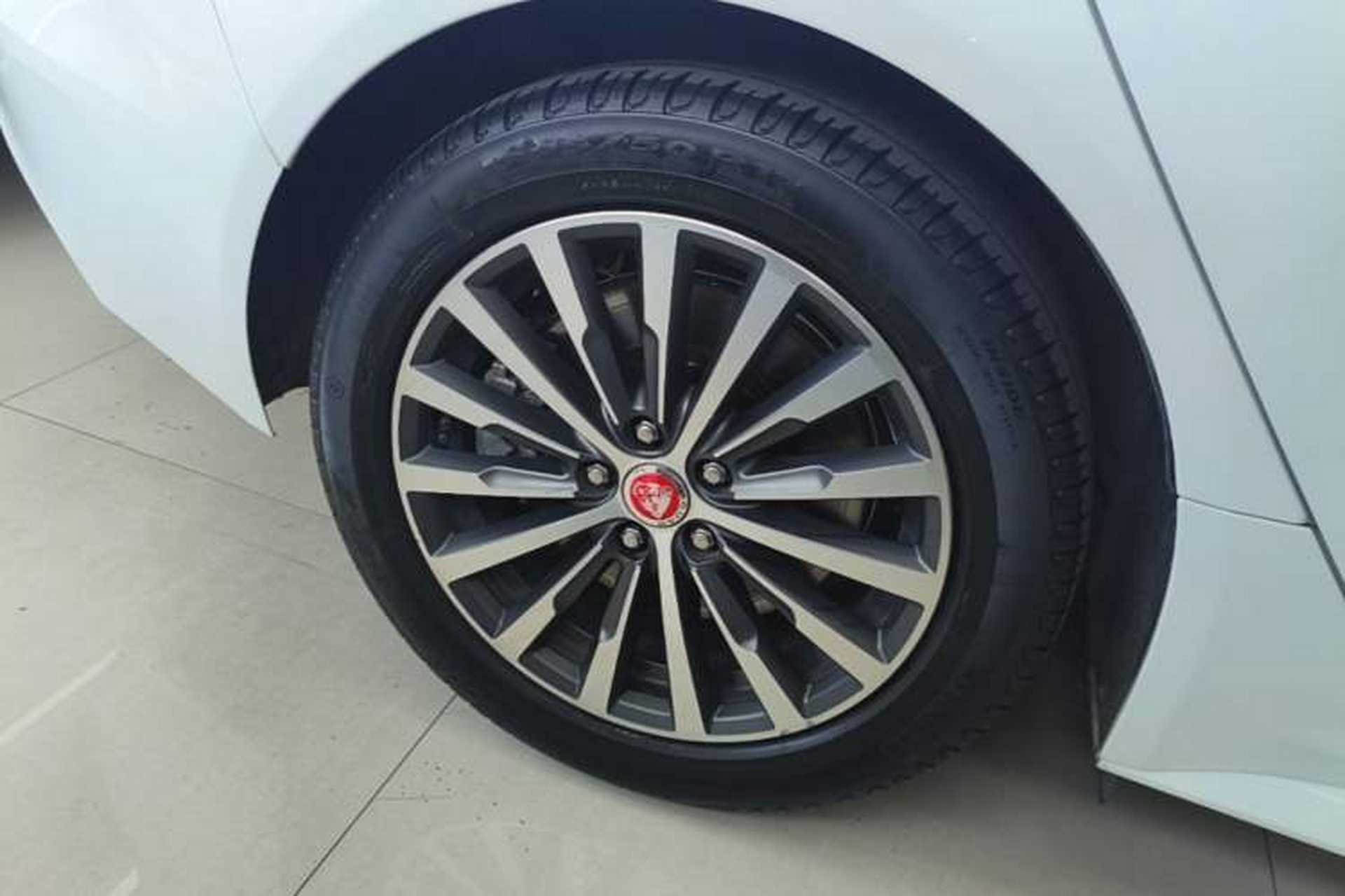 Used Jaguar XEL 2021 2.0T 200PS R-DYNAMIC Youth Sports Edition Right Rear Wheel Hub