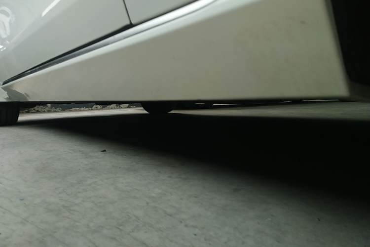 Used Jaguar XEL 2021 2.0T 250 PS S Progressive Elegance Edition Right Side Sill