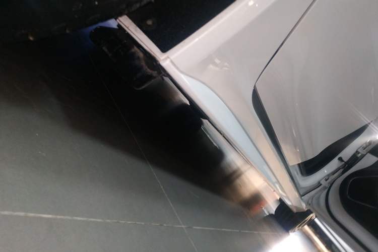 Used Jaguar XEL 2021 2.0T 250 PS R-DYNAMIC S Advanced Sport Edition Right Side Sill