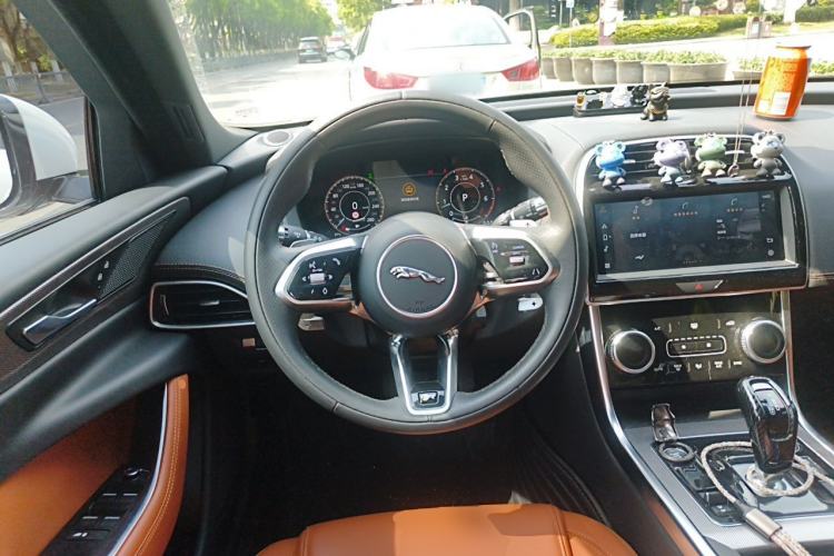 Used Jaguar XEL 2021 2.0T 250 PS R-DYNAMIC S Advanced Sport Edition Steering Wheel