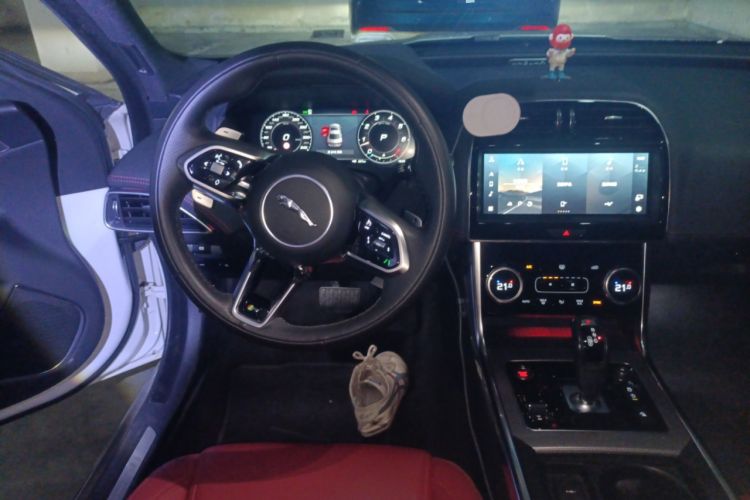 Used Jaguar XEL 2021 2.0T 250 PS R-DYNAMIC S Advanced Sport Edition Steering Wheel