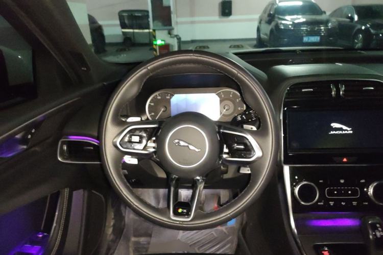 Used Jaguar XEL 2021 2.0T 200PS R-DYNAMIC Youth Sports Edition Steering Wheel