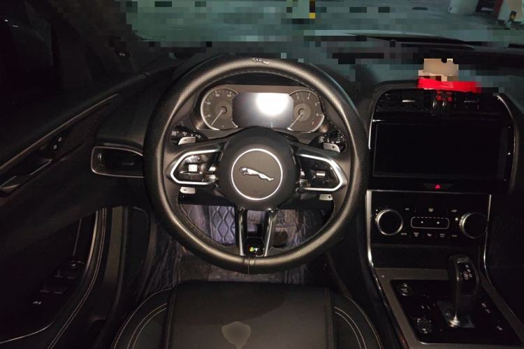 Used Jaguar XEL 2021 2.0T 200PS R-DYNAMIC Youth Sports Edition Steering Wheel