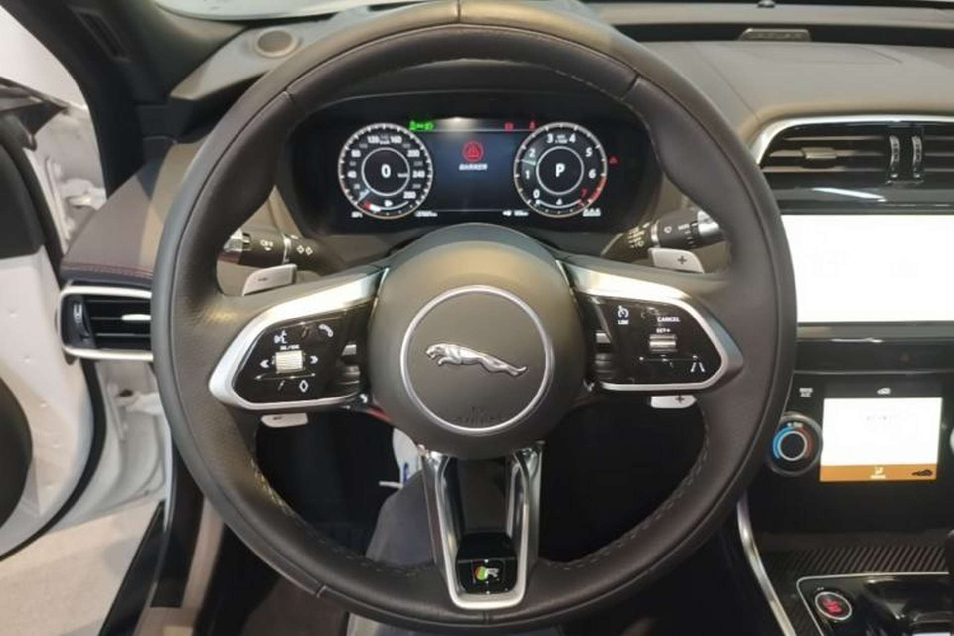Used Jaguar XEL 2021 2.0T 250 PS Black Edition Sport Version Steering Wheel