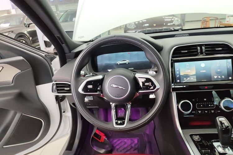 Used Jaguar XEL 2021 2.0T 250 PS R-DYNAMIC S Advanced Sport Edition Steering Wheel