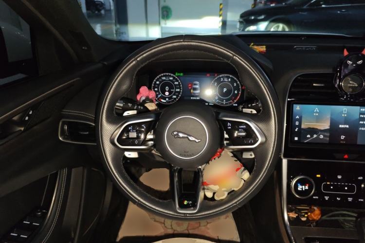 Used Jaguar XEL 2021 2.0T 250 PS R-DYNAMIC S Advanced Sport Edition Steering Wheel
