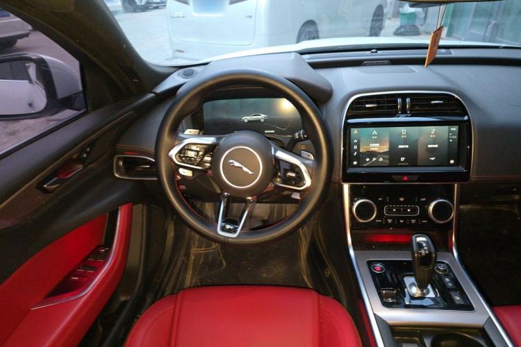 Used Jaguar XEL 2021 2.0T 250 PS R-DYNAMIC S Advanced Sport Edition Steering Wheel