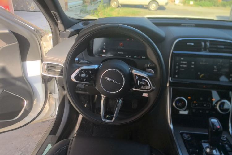 Used Jaguar XEL 2021 2.0T 250 PS R-DYNAMIC S Advanced Sport Edition Steering Wheel