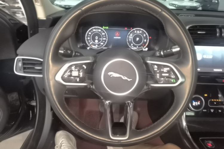 Used Jaguar XEL 2021 2.0T 250 PS S Progressive Elegance Edition Steering Wheel