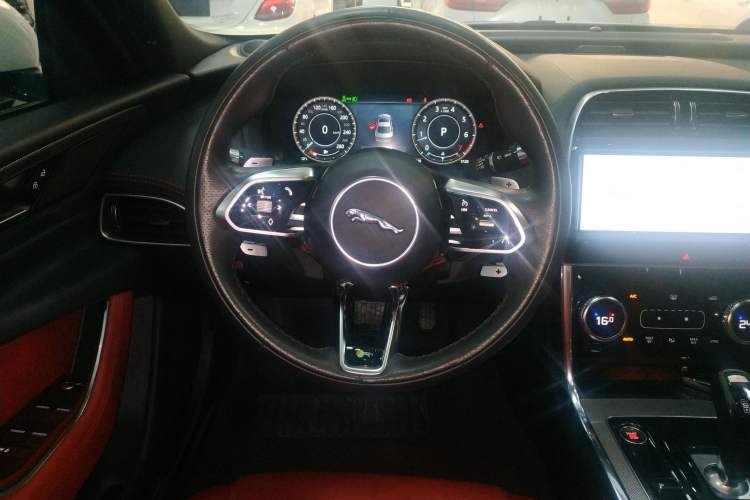 Used Jaguar XEL 2021 2.0T 250 PS R-DYNAMIC S Advanced Sport Edition Steering Wheel