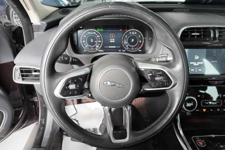 Used Jaguar XEL 2021 2.0T 250 PS S Progressive Elegance Edition Steering Wheel