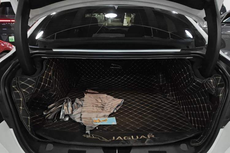 Used Jaguar XEL 2021 2.0T 250 PS R-DYNAMIC S Advanced Sport Edition Trunk