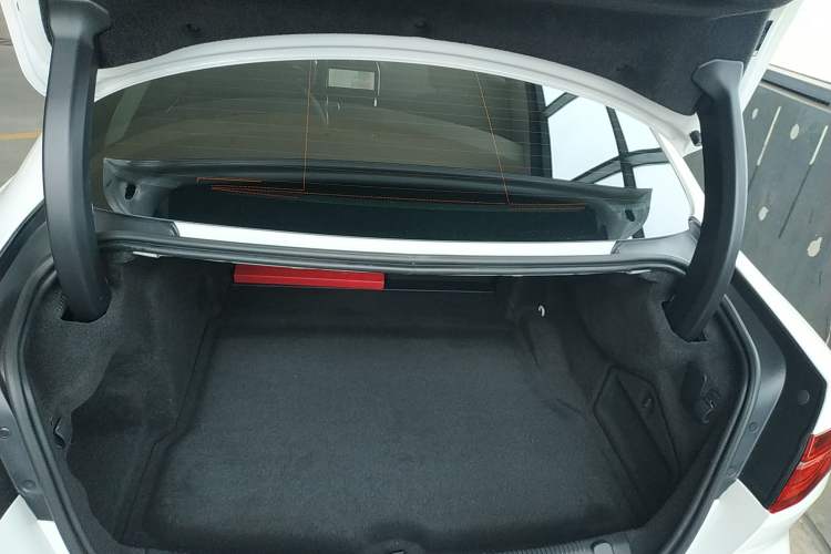 Used Jaguar XEL 2021 2.0T 250 PS S Progressive Elegance Edition Trunk