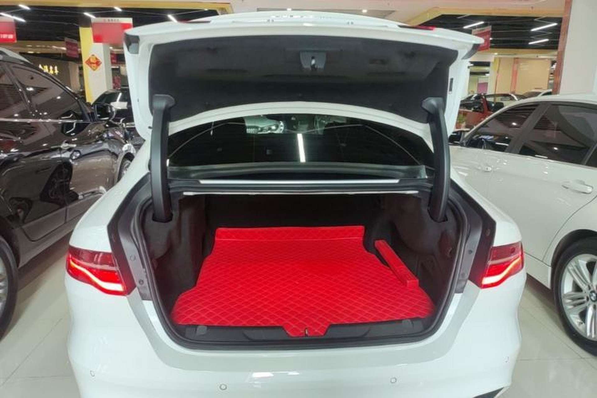 Used Jaguar XEL 2021 2.0T 250 PS R-DYNAMIC S Advanced Sport Edition Trunk