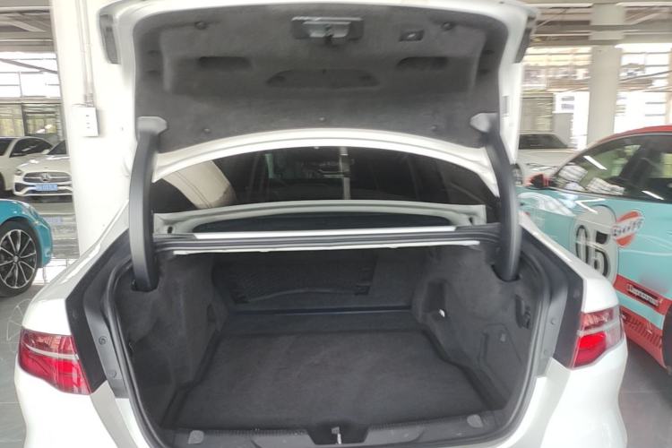Used Jaguar XEL 2021 2.0T 250 PS S Progressive Elegance Edition Trunk