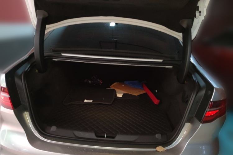 Used Jaguar XEL 2021 2.0T 250 PS Black Edition Sport Version Trunk