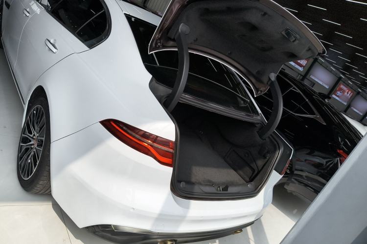 Used Jaguar XEL 2021 2.0T 250 PS S Progressive Elegance Edition Trunk