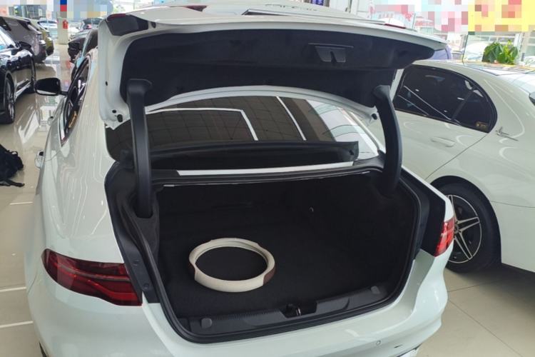 Used Jaguar XEL 2021 2.0T 200PS R-DYNAMIC Youth Sports Edition Trunk