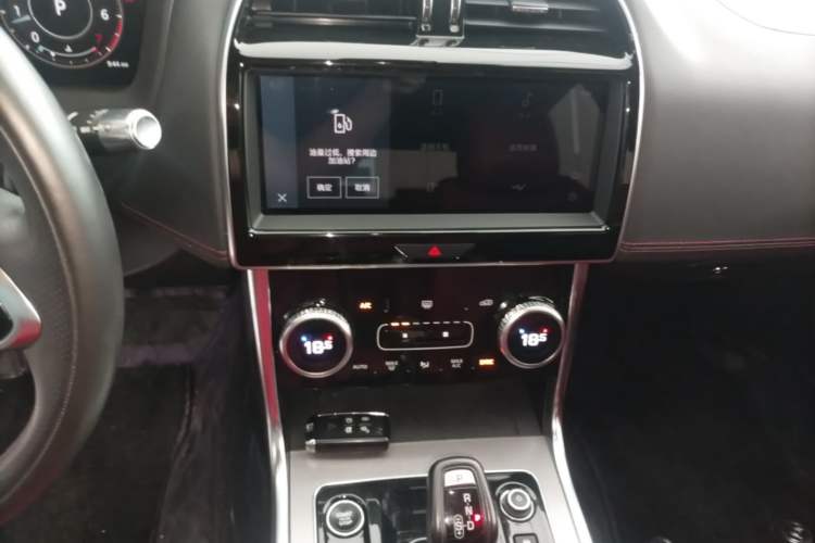 Used Jaguar XEL 2022 2.0T 250 PS R-DYNAMIC S Advanced Sport Edition Audio And AC Panel
